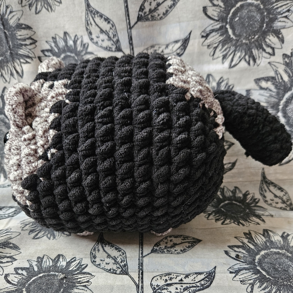 Crochet Calico Loaf Cat Amigurumi Plushie - Picture 2 of 10